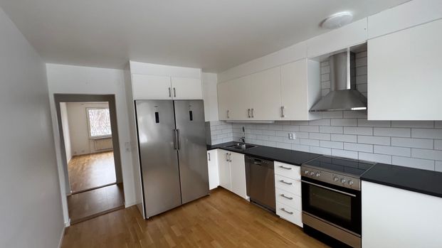 Eddavägen, Eskilstuna - Photo 1