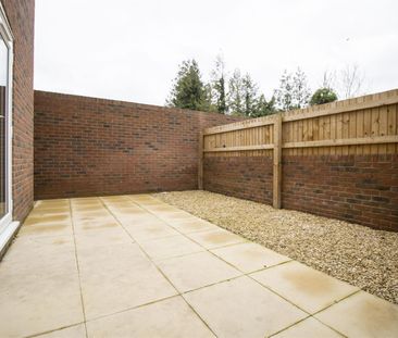 Elmgrove Road East, Hardwicke - Photo 2