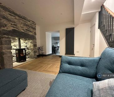 4 bedroom end of terrace house to rent - Photo 1