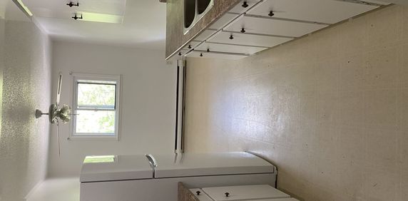 Oak Street Apartments - Photo 2