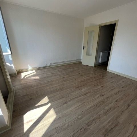 Dans belle maison, joli T1 entièrement rénové - Photo 1