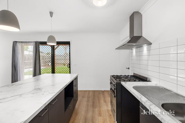 11 Ayton Street, Ivanhoe - Photo 1