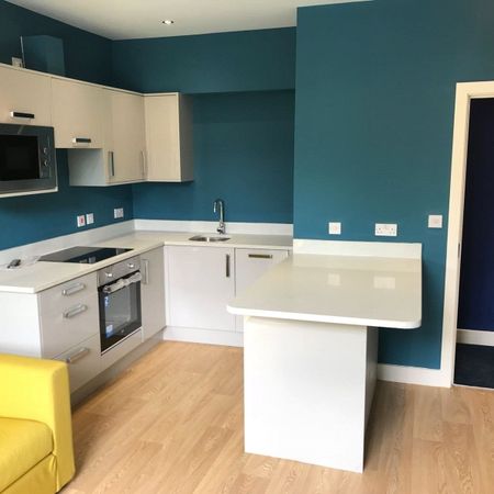 61 Newsome Road, Huddersfield, HD4 - Photo 3