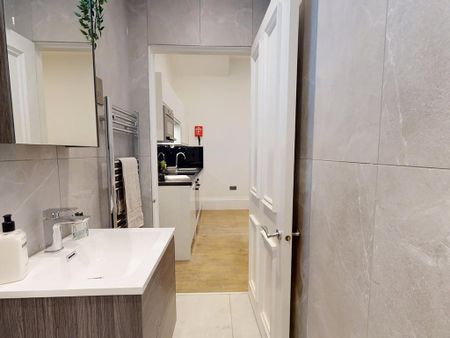 1 bedroom apartment to rent - Photo 2