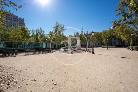 2 bedroom luxury Flat for rent in Madrid, Spain - Photo 5