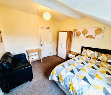 Tates Avenue, Ensuite Room 6, All Bills Included, Belfast, BT9 7BY - Photo 3