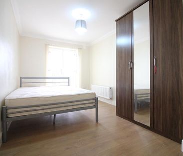 Hatton Road, Feltham - Photo 3