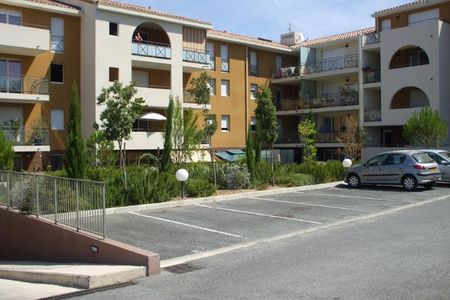 Location Appartement 3 pièces 69m² BRIGNOLES 83170 - Photo 4