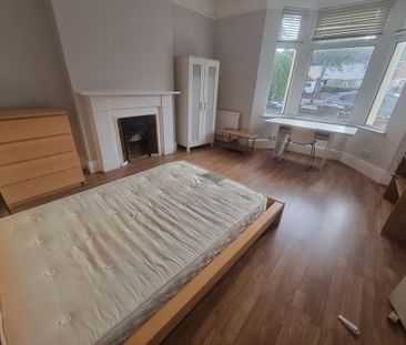 5 Bed Student Accommodation - Photo 4