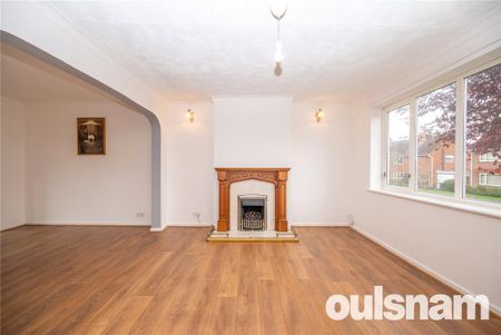 4 bedroom semi-detached house to rent - Photo 3