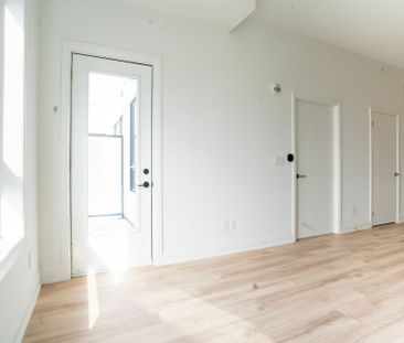 For Lease - 3250 Carding Mill Trail Unit# 505, Oakville, Ontario - Photo 1