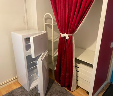 Room in a Shared House, Sisulu Place, SW9 - Photo 1