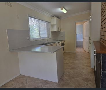 Comfortable Family Home - Photo 3