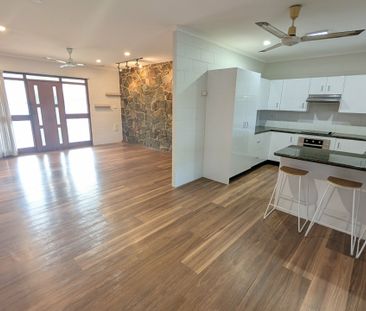 MODERN AND SPACIOUS - Photo 4