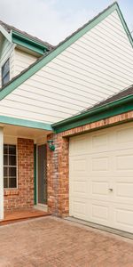 Charming 3 bedroom Townhouse Only Moments To Beach - Photo 4