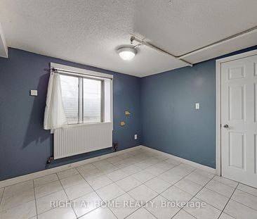 100 896 Eglinton Avenue E - Photo 6