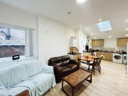 7 bedroom terraced house to rent - Photo 2