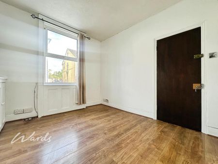 2 bedroom ground floor maisonette to rent - Photo 5