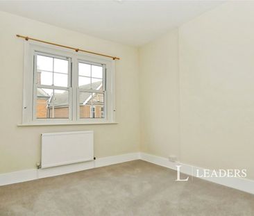 2 bedroom cottage to rent Matlock Road, Eastbourne, BN20 - Photo 2