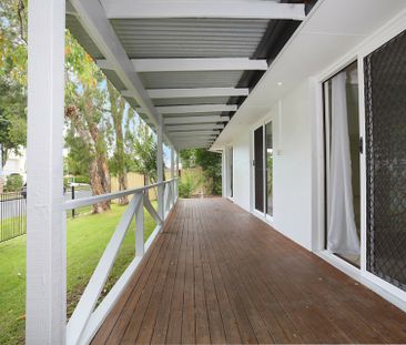 CHARMING HOME IN PRESTIGE WATERFRONT PRECINCT - Photo 1