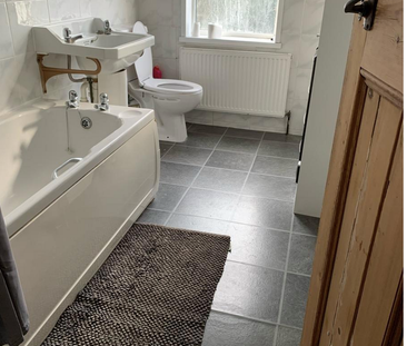 6 Bed Student Accommodation - Photo 2