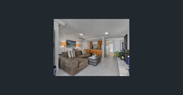 Beautiful two bedroom partly furnished apartment - Photo 1