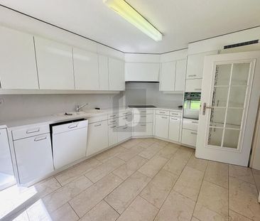 STYLISH AND ELEGANT WITH A VIEW - Photo 4