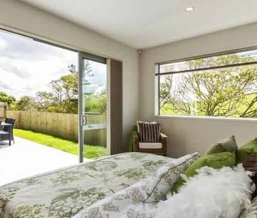 Family home in sought after street available to rent! - Photo 2