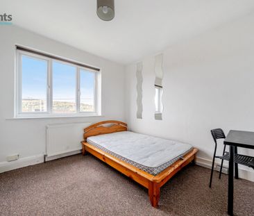 4 bedroom semi-detached house to rent - Photo 5