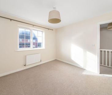 4 bedroom link detached house to rent - Photo 5