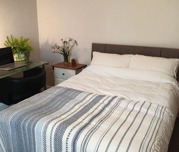 6 bedroom house, 2 en-suites - Photo 3