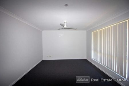 Modern Family Home - Photo 3