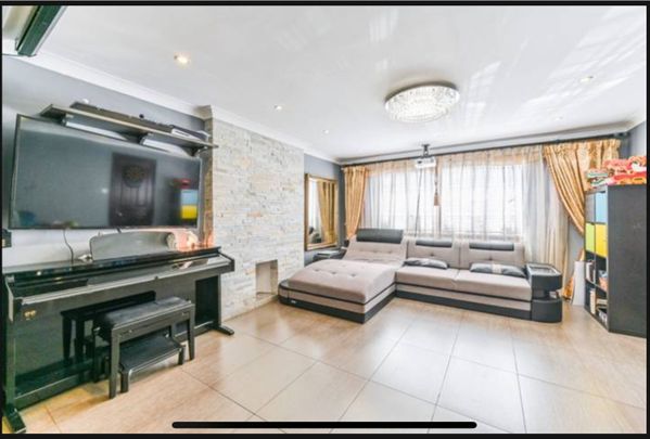 4 Bed Semi-Detached House, Larcombe Close, CR0 - Photo 1