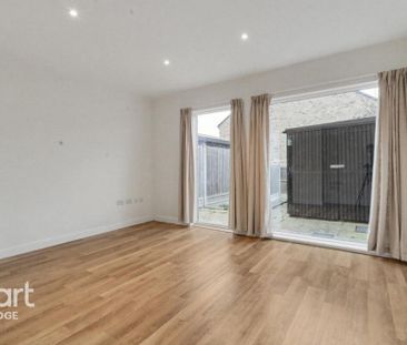 2 bedroom terraced house to rent - Photo 2