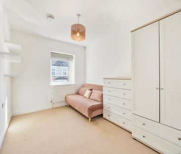 2 bedroom end of terrace house to rent - Photo 2