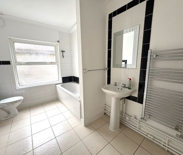 3 bed terraced house to rent in Lower South Road, St. Leonards-On-S... - Photo 2