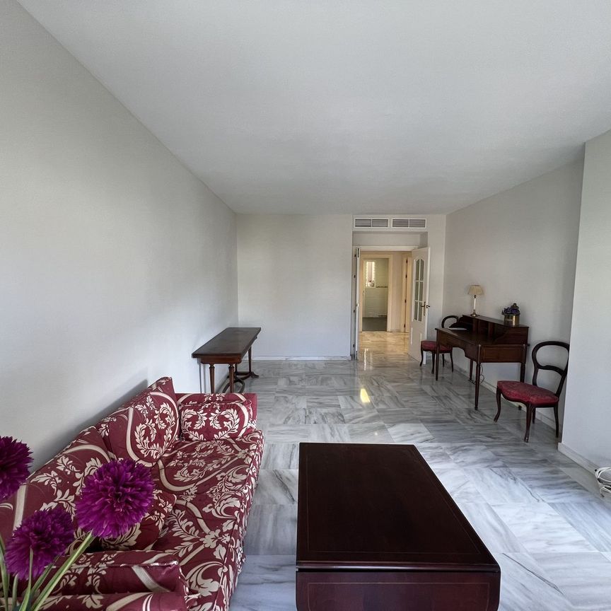 Middle Floor Apartment in Parque Clavero - Photo 1