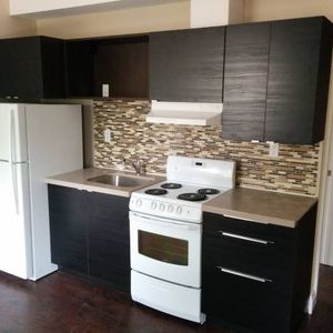 FANTASTIC 3 BED 1 BATH APARTMENT - PERFECT FOR STUDENTS!!! - Photo 2