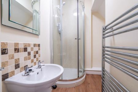 4 bedroom house to rent - Photo 3