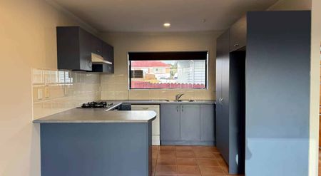 8 Cambridge Terrace, Papatoetoe - Photo 2