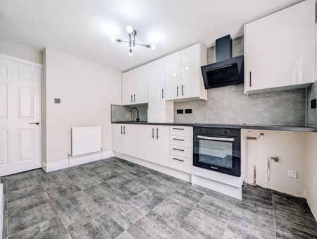 1 Bed Flat, Prothero Road, SW6 - Photo 5