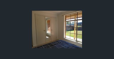 2 bedroom unit close to town - Photo 2