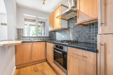 Hogarth Crescent, Colliers Wood SW19 - Photo 5