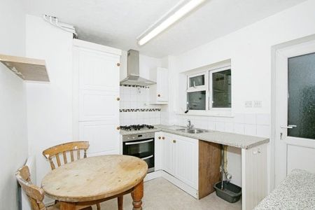 Redruth, Redruth, TR15 - Photo 2