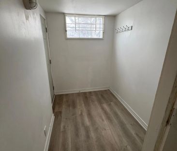 58 Pape Avenue - Photo 4