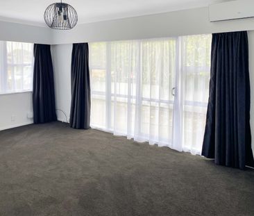 Partially renovated and close to Queensgate - Photo 6