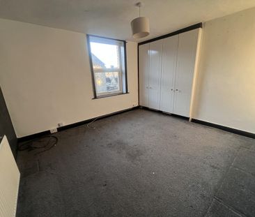 4 bedroom terraced house to rent - Photo 4