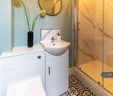 1 bedroom in a house share to rent - Photo 6