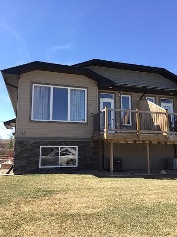 Martensville - 3 Bedroom/2 Bathroom - 112 Hiebert Cres - Photo 2