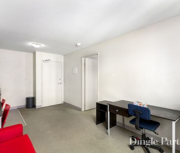 CENTRAL LEAFY CARLTON LOCATION! - Photo 6